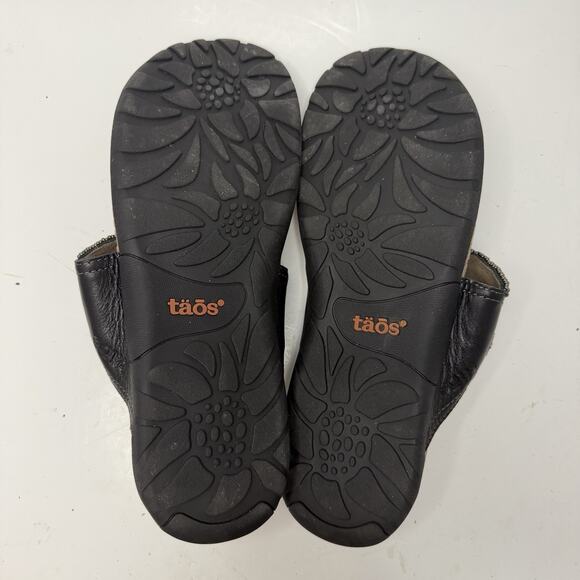TAOS Sandals Women's 10 Pewter Genie BOHO Studded Beaded Metallic Comfort Luxury - Picture 10 of 10